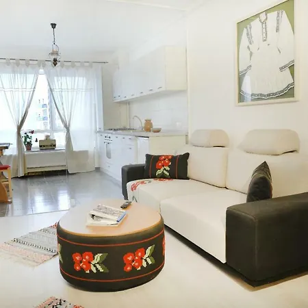 Apartment Traditional