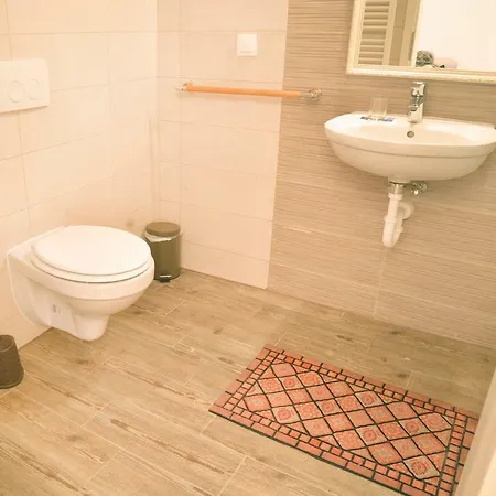 Apartment Traditional